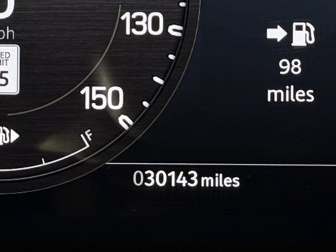 Used 2024 Land Rover Defender 130 X-Dynamic SE image 14