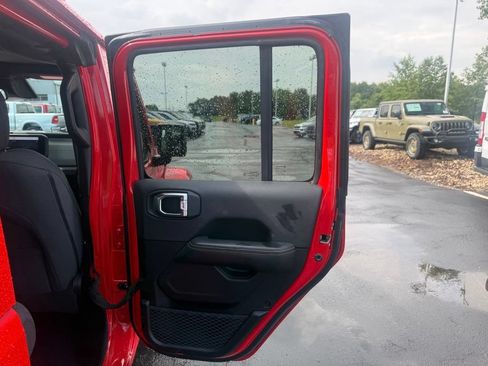Used 2025 Jeep Wrangler Unlimited Sahara w/ Safety Group AWD/4WD image 51