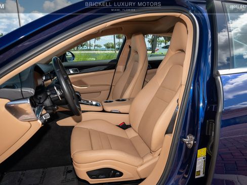 Used 2022 Porsche Panamera image 6