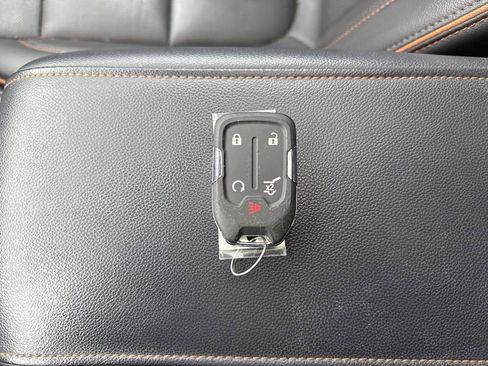 Used 2023 GMC Acadia AT4 w/ Technology Package image 25