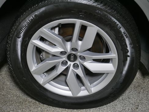 Used 2023 Audi Q5 2.0T Premium w/ Convenience Package image 15