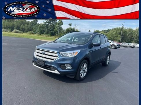 Used 2018 Ford Escape SE FWD image 1