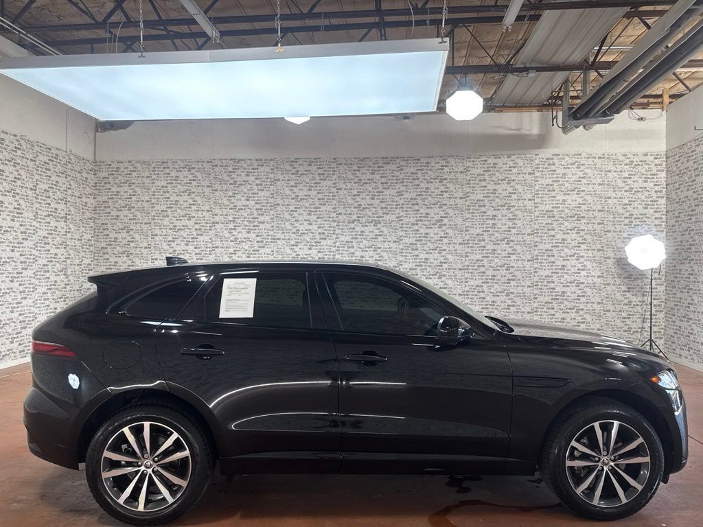 Used 2025 Jaguar F-PACE R-Dynamic S AWD/4WD image 8