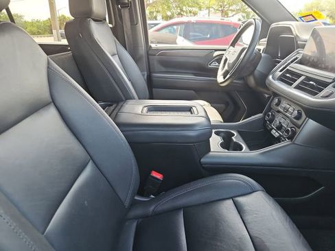Used 2024 Chevrolet Suburban LT image 4