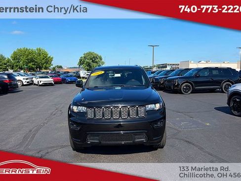 Used 2021 Jeep Grand Cherokee Laredo X AWD/4WD image 2