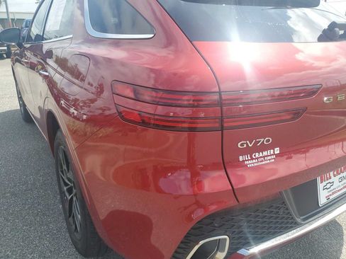 Used 2022 Genesis GV70 2.5T w/ Select Package AWD/4WD image 19