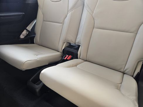 New 2026 Volvo XC90 B6 Ultra w/ Protection Package image 33