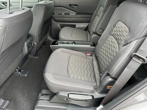 New 2025 Nissan Pathfinder SV w/ SV Premium Package image 22