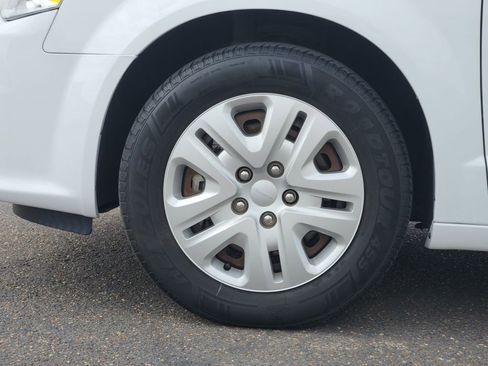 Used 2020 Dodge Grand Caravan SE w/ UConnect Hands-Free Group image 10