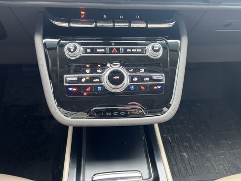 Used 2021 Lincoln Corsair Reserve w/ Equipment Group 201A image 16