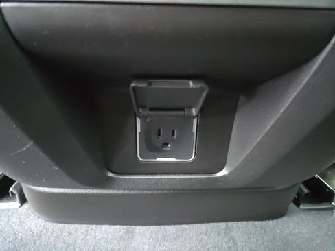 Used 2025 Chevrolet Suburban RST image 49