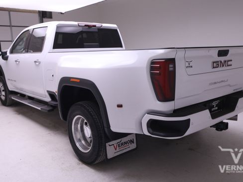 New 2026 GMC Sierra 3500 Denali w/ Technology Package image 3