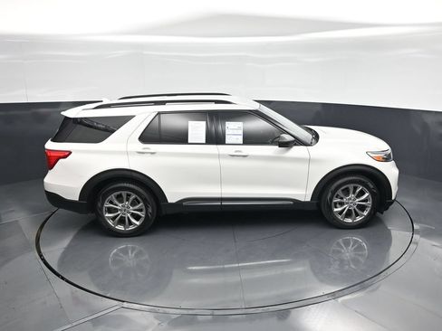 Certified 2021 Ford Explorer XLT w/ Equipment Group 202A RWD image 39