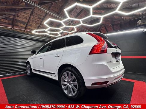 Used 2017 Volvo XC60 T5 Inscription w/ Preferred Option Package FWD image 4