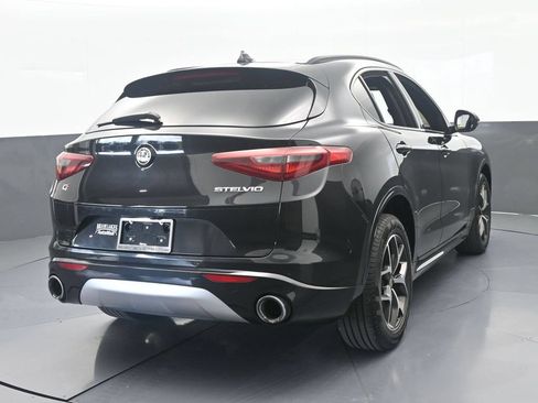 Used 2020 Alfa Romeo Stelvio Ti Sport w/ Quick Order Package 22S Sport AWD/4WD image 5