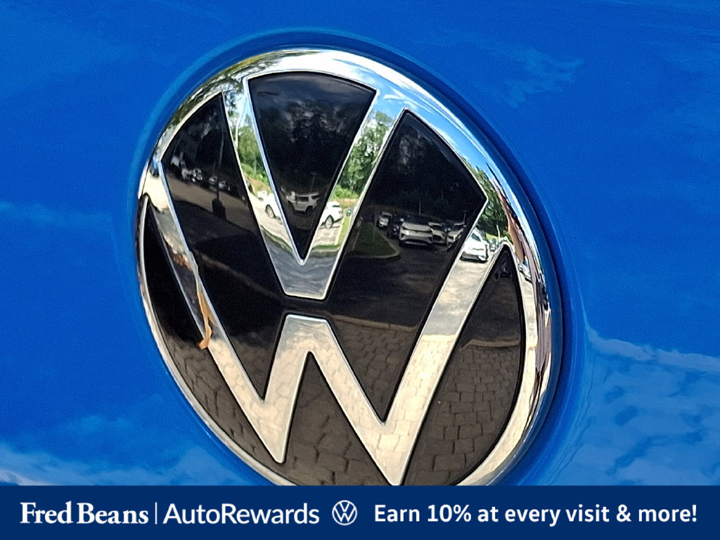 Certified 2023 Volkswagen Taos SE w/ Panoramic Sunroof Package AWD/4WD image 36