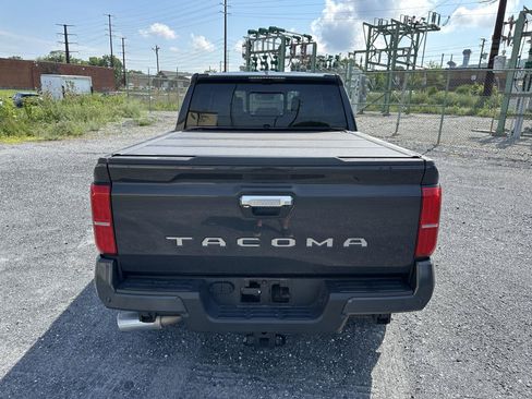 Used 2024 Toyota Tacoma Limited w/ Limited Package (LT) AWD/4WD image 7