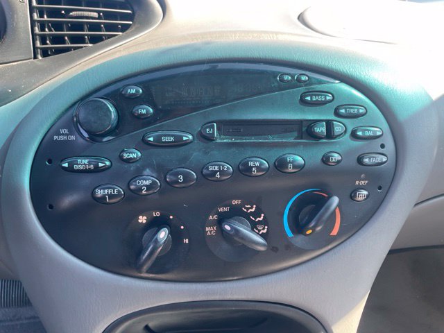 Used 1998 Ford Taurus SE FWD image 17