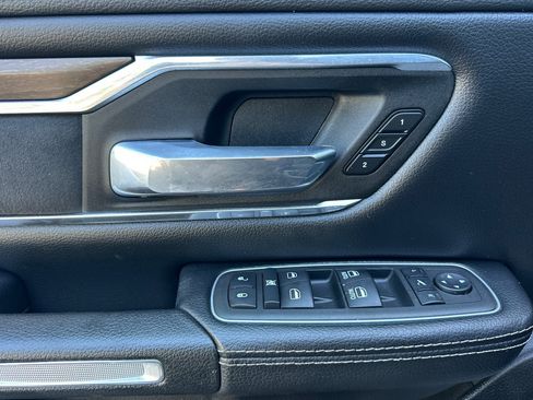 Used 2022 RAM 1500 Laramie AWD/4WD image 11