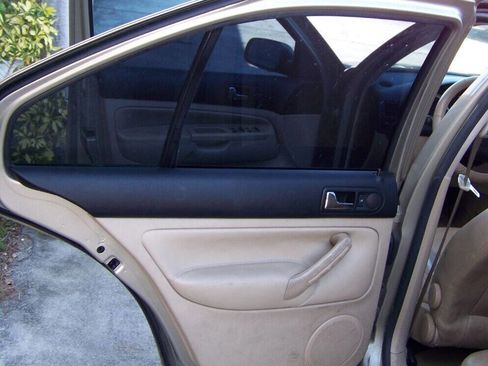 Used 2005 Volkswagen Jetta GLS image 12