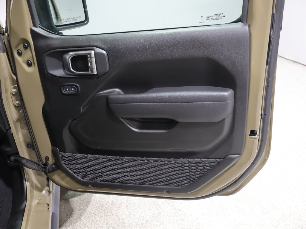 Used 2025 Jeep Gladiator Sport AWD/4WD image 22