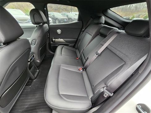 Used 2025 Genesis GV60 Advanced image 21