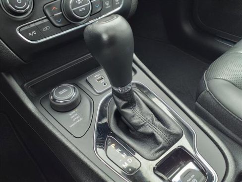 Certified 2021 Jeep Cherokee Limited image 23