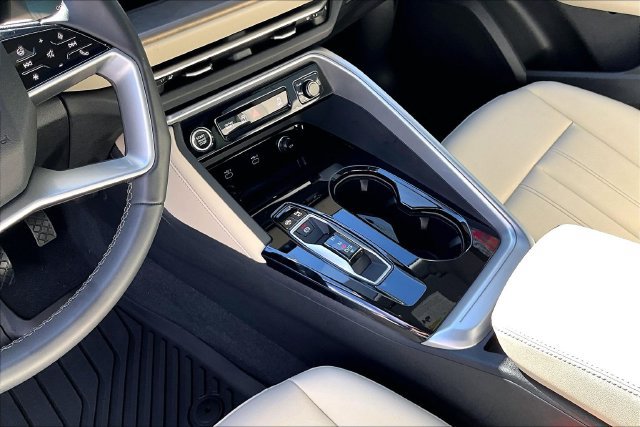Used 2025 Audi Q5 Premium w/ Convenience Package AWD/4WD image 18
