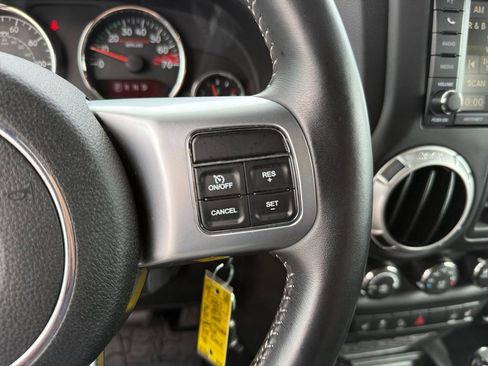 Used 2016 Jeep Wrangler Unlimited Rubicon AWD/4WD image 21