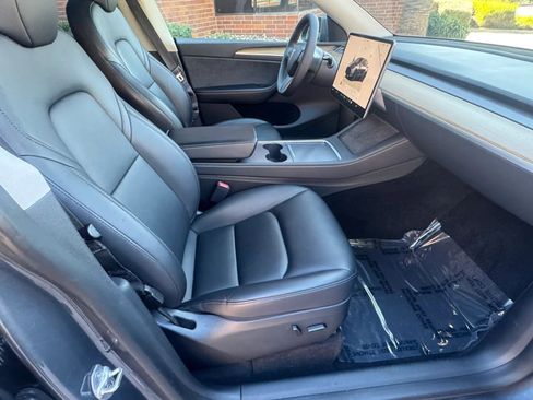 Used 2024 Tesla Model Y Long Range image 16