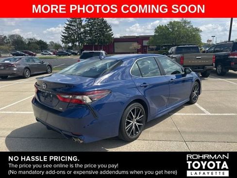Used 2023 Toyota Camry SE w/ Cold Weather Package image 4