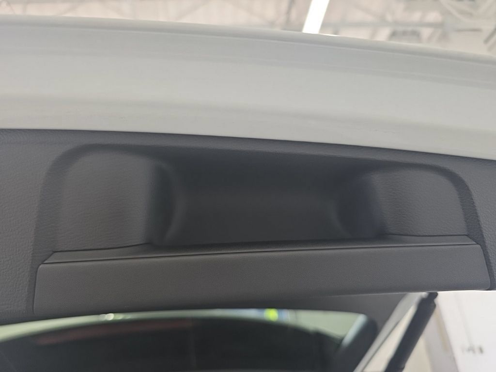 Certified 2024 Volkswagen Atlas Peak Edition SE AWD/4WD image 24