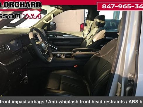 Used 2022 Jeep Wagoneer Series II w/ Premium Group I AWD/4WD image 8