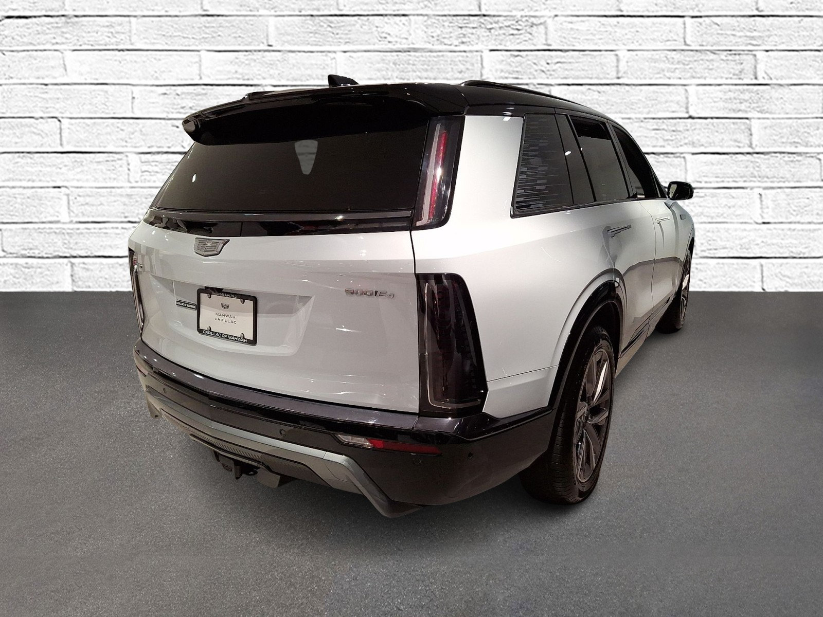 Used 2026 Cadillac Vistiq Sport w/ LPO, Floor Liner Package AWD/4WD image 7
