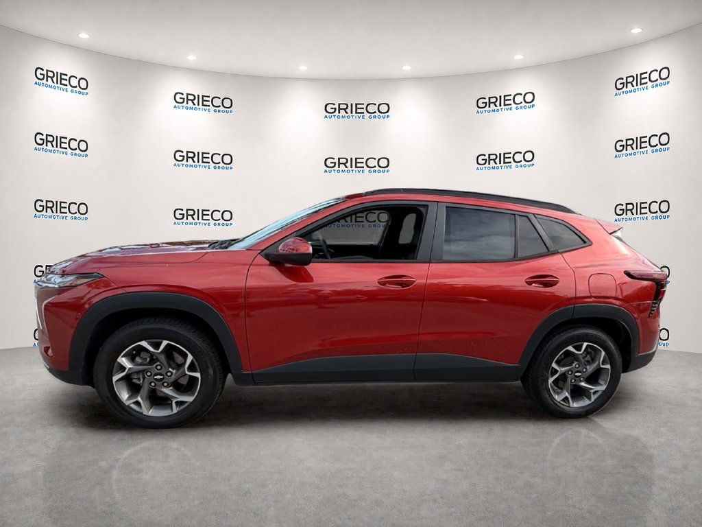 Used 2024 Chevrolet Trax LT w/ Driver Confidence Package FWD image 4