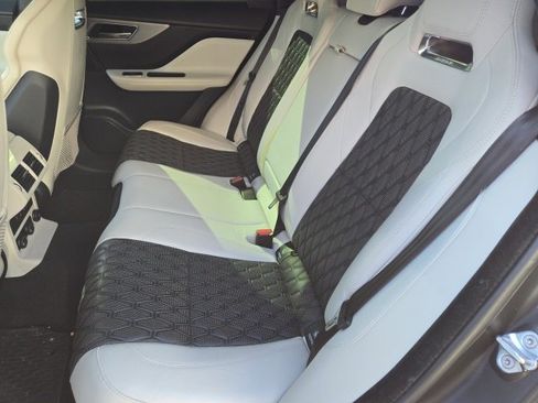 Used 2020 Jaguar F-PACE SVR image 10