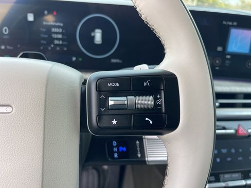 Used 2025 Hyundai Santa Fe Calligraphy image 18