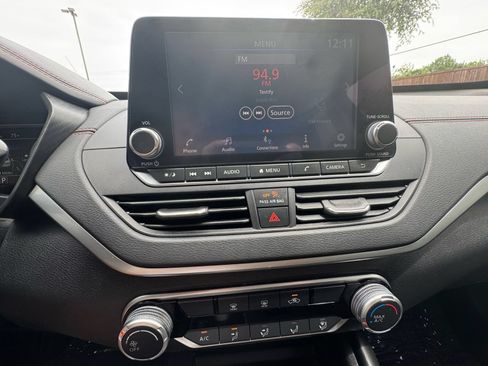 Used 2022 Nissan Altima 2.5 SR FWD image 18