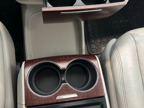 Used 2011 Toyota Sienna XLE image 8