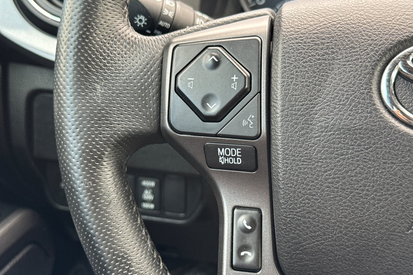 Certified 2021 Toyota Tacoma TRD Off-Road w/ Technology Package AWD/4WD image 28