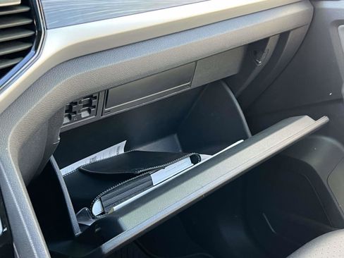 Used 2022 Volkswagen Atlas Cross Sport SE image 11