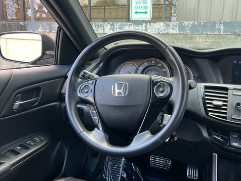 Used 2016 Honda Accord Sport image 17