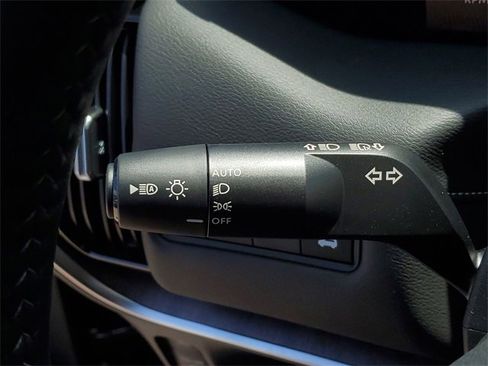 New 2025 Nissan Armada SL w/ Captain's Chari Seat Package image 10