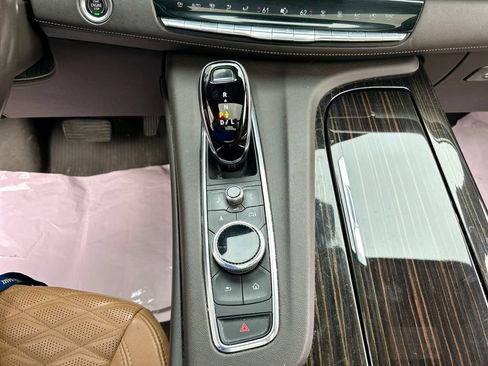 Used 2022 Cadillac Escalade Sport AWD/4WD image 19
