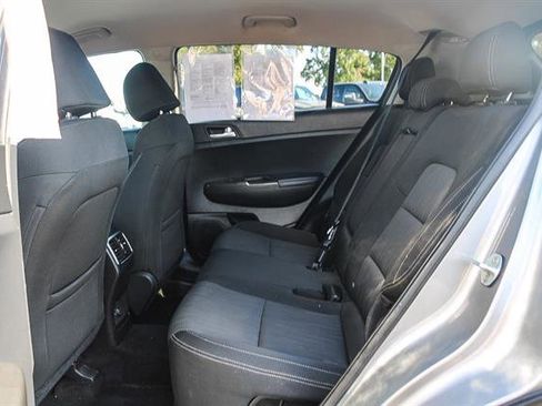 Used 2020 Kia Sportage LX image 18