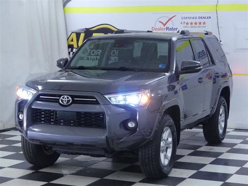 Used 2021 Toyota 4Runner SR5 Premium w/ Moonroof Package AWD/4WD image 4