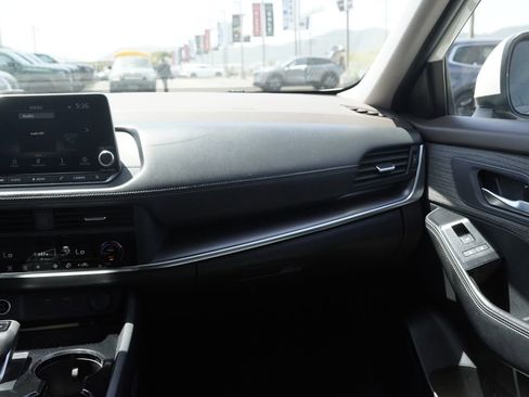 Used 2023 Nissan Rogue SV FWD image 22