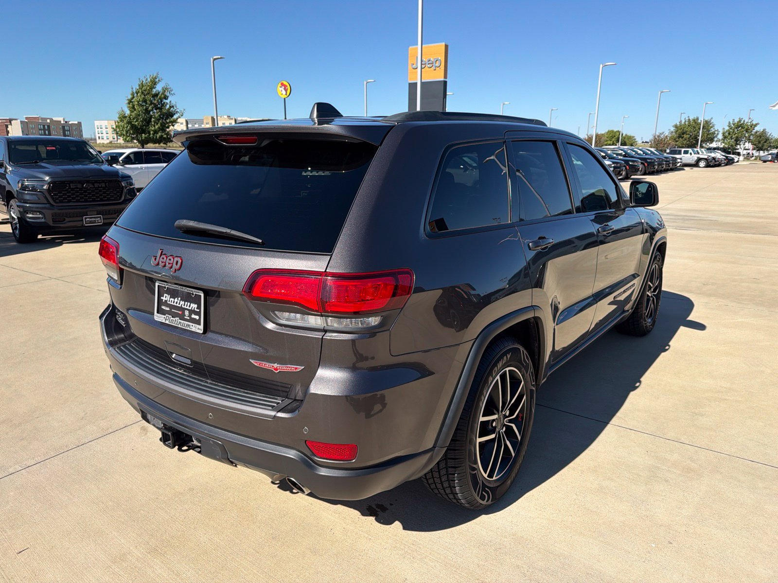 Used 2020 Jeep Grand Cherokee Trailhawk w/ Trailhawk Luxury Group AWD/4WD image 5