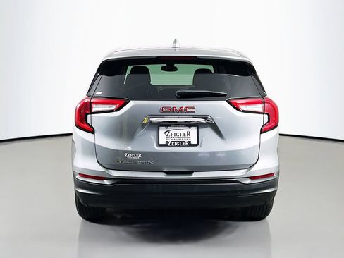 Used 2024 GMC Terrain SLE FWD image 6