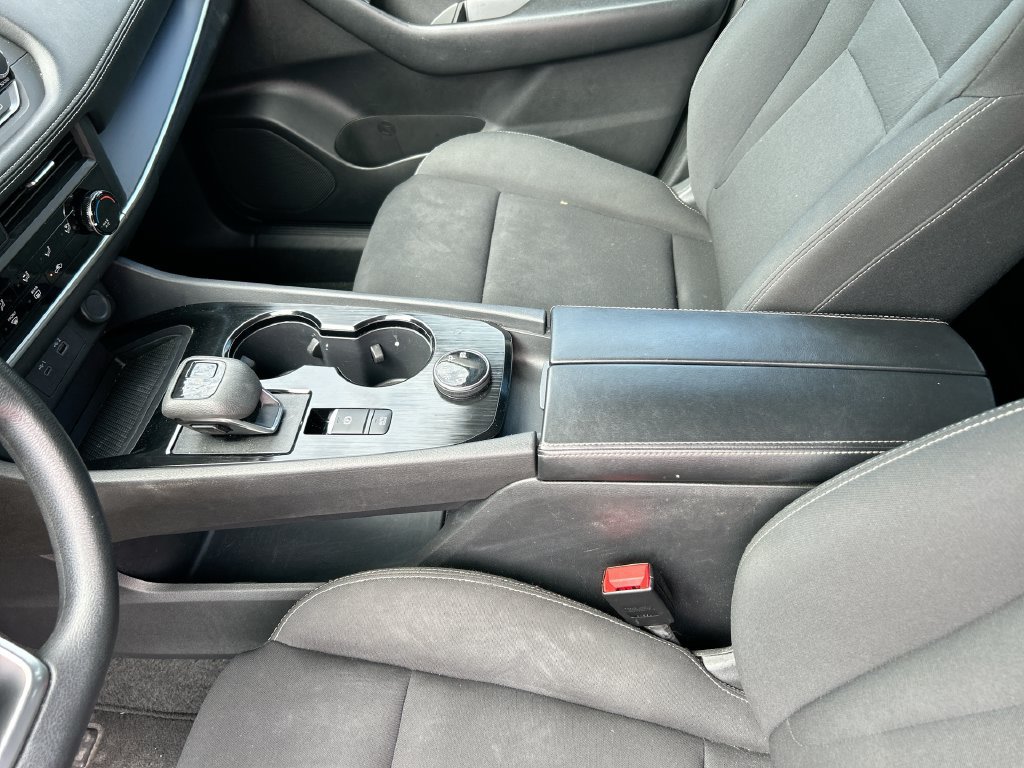 Used 2023 Nissan Rogue S AWD/4WD image 27
